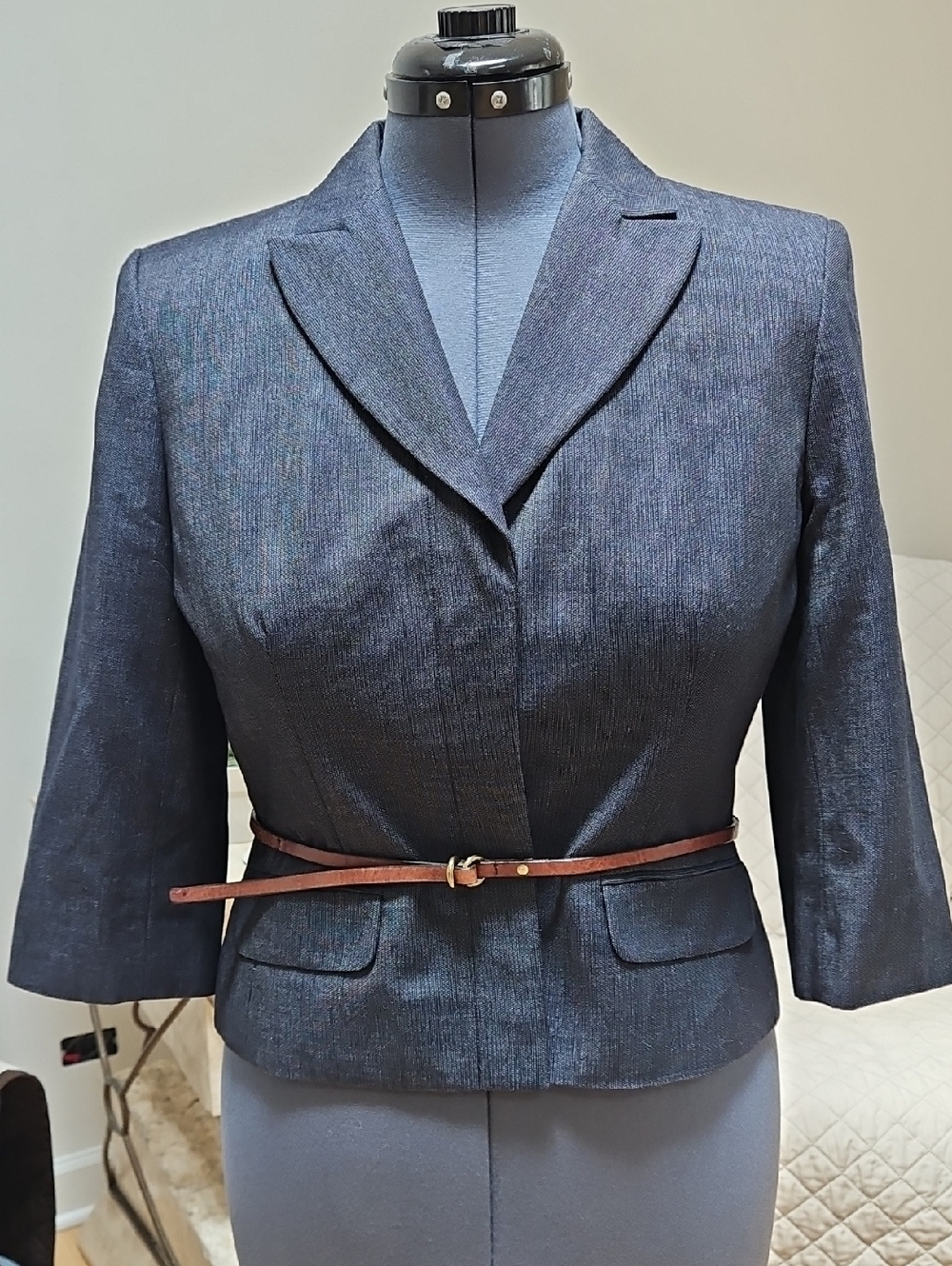 LOFT Dark Navy Cropped Women's Blazer